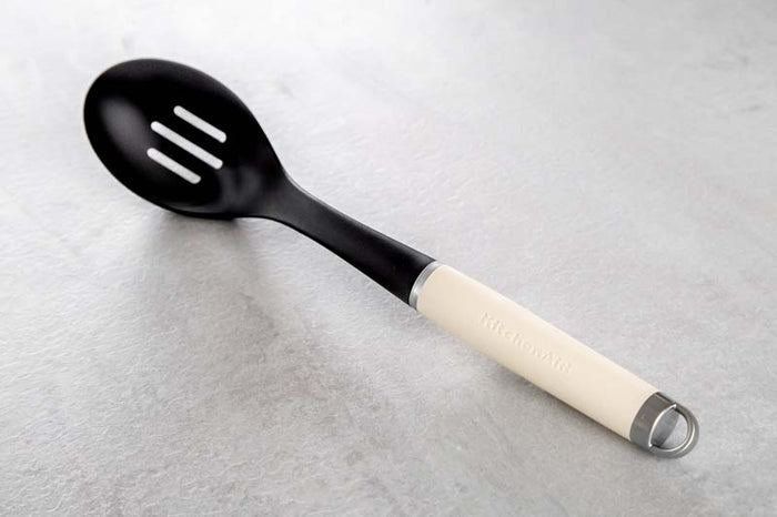 Lepel met Sleuven - Almond Cream - Hittebestendig - KitchenAid
