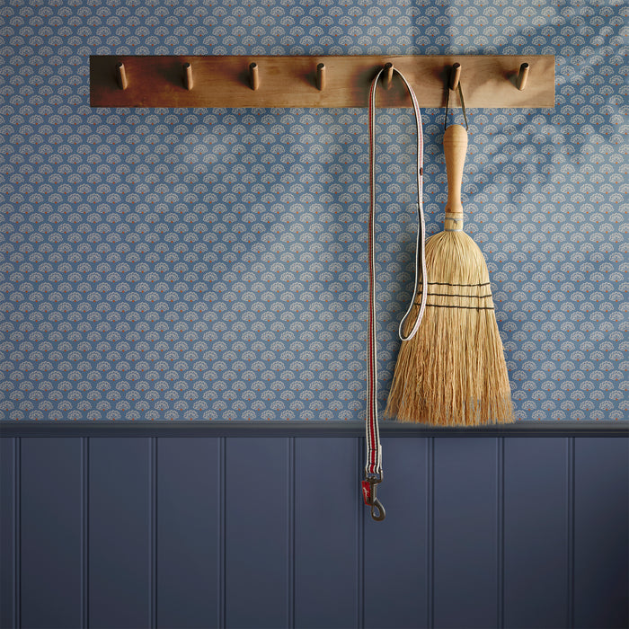 Joules vliesbehang Peacock Geo Blue