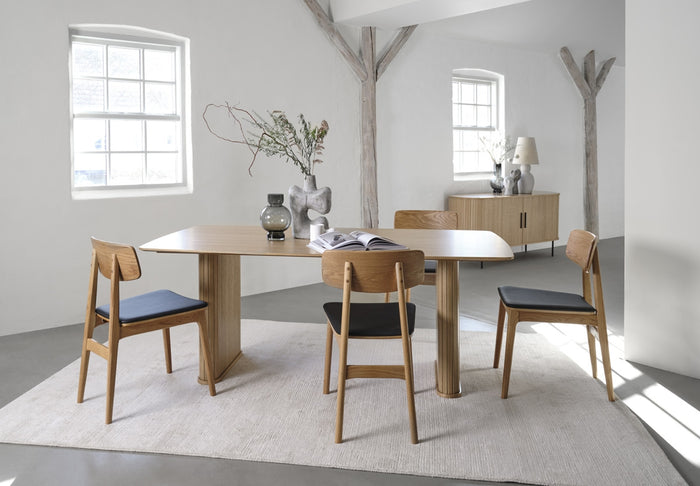 Hygge Interiors Livo Eetkamerstoel Eiken | Zwart Kunstleder set van 2