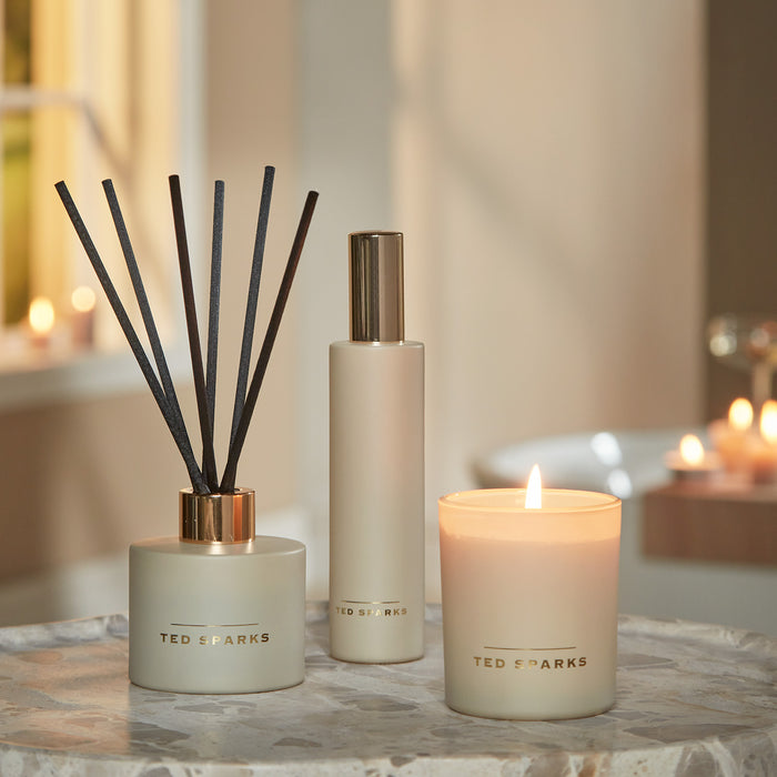 Ted Sparks - Geurkaars & Geurstokjes Diffuser - Gift Set - Tonka &
