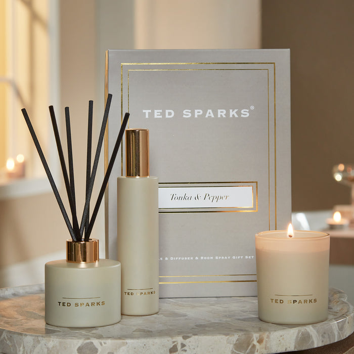 Ted Sparks - Geurkaars & Geurstokjes Diffuser - Gift Set - Tonka &