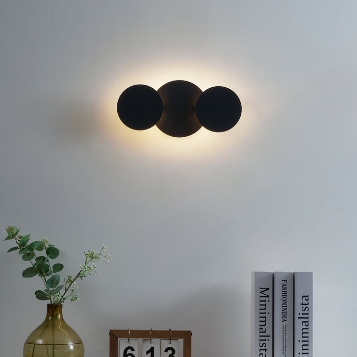 QAZQA Moderne wandlamp zwart incl. LED 3-staps dimbaar 3-lichts-