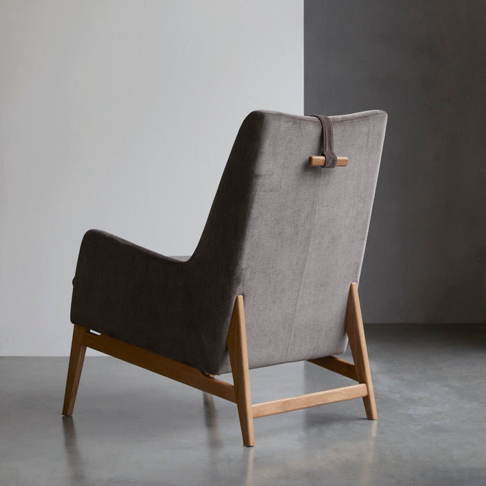 Tikamoon - Fauteuil van massief eikenhout en grijs fluweel