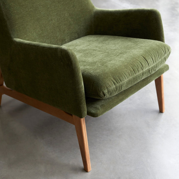 Tikamoon - Fauteuil van massief eikenhout en groen fluweel