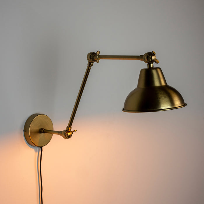 by fonQ  Kyan Wandlamp - Messing