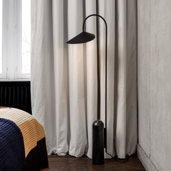 ferm LIVING Arum Vloerlamp - Black