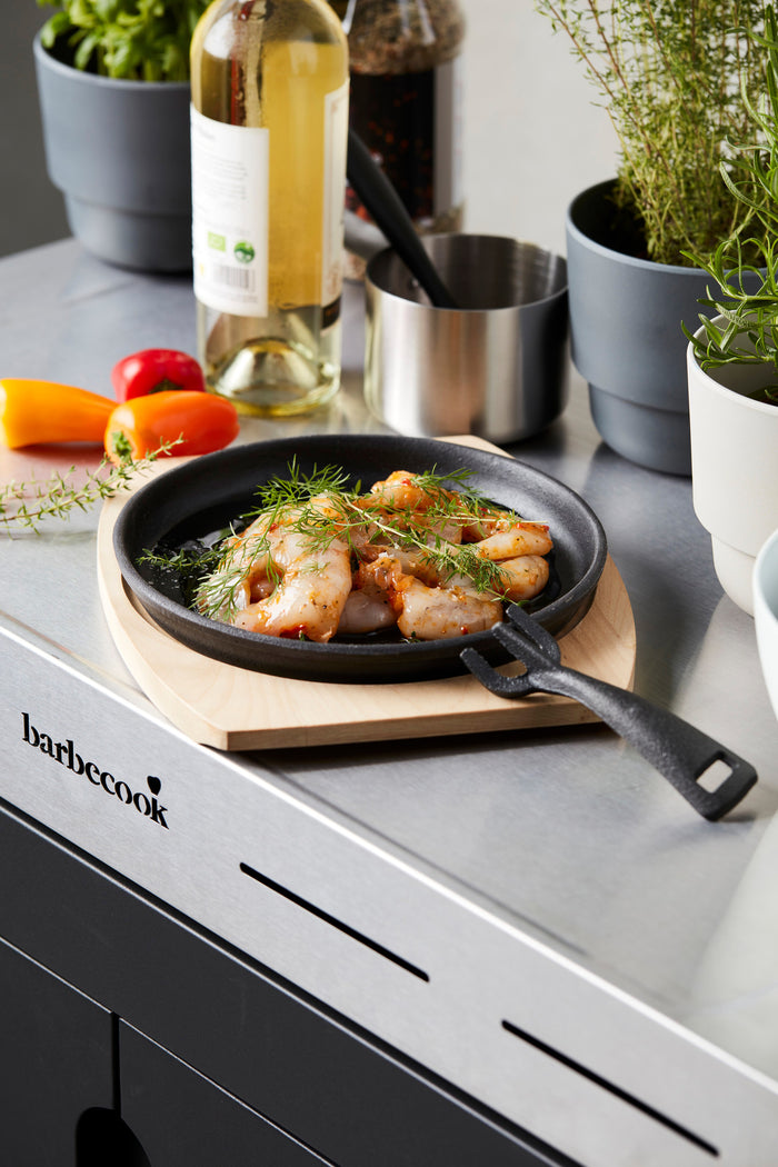 Barbecook gietijzeren grillpan met onderlegger uit bamboe