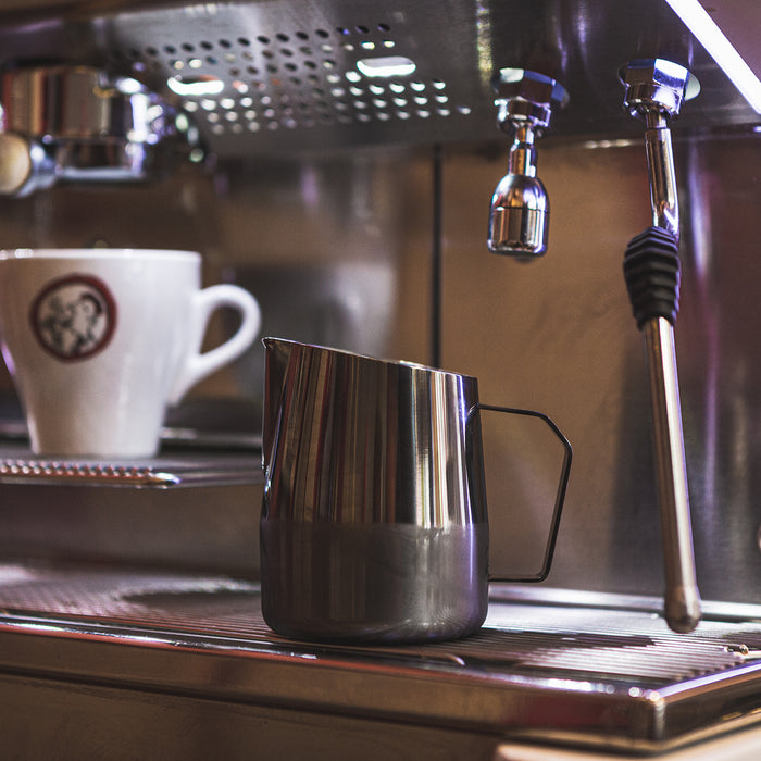 Barista & Co Dial Melkkan 0,42 L - Zwart