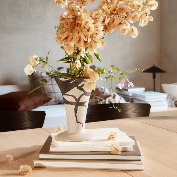 ferm LIVING Flores Vaas - Sand/Black