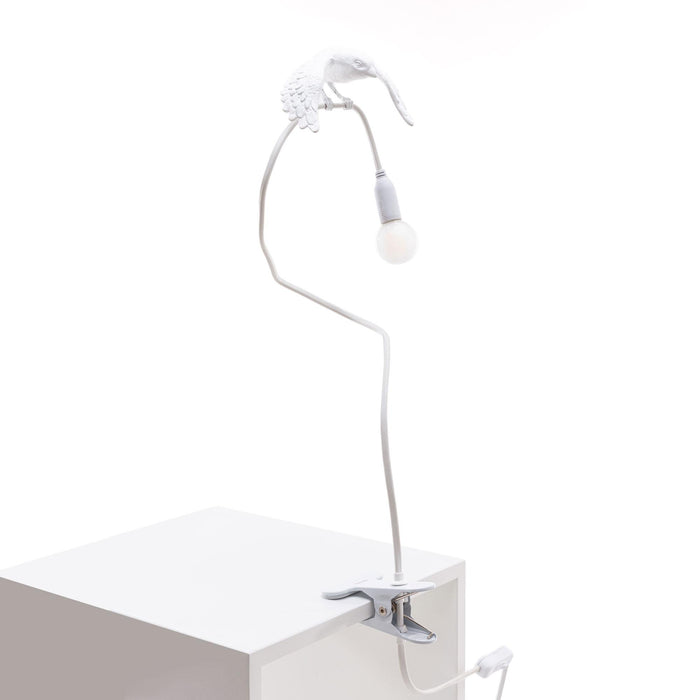 Sparrow Taking Off klemlamp