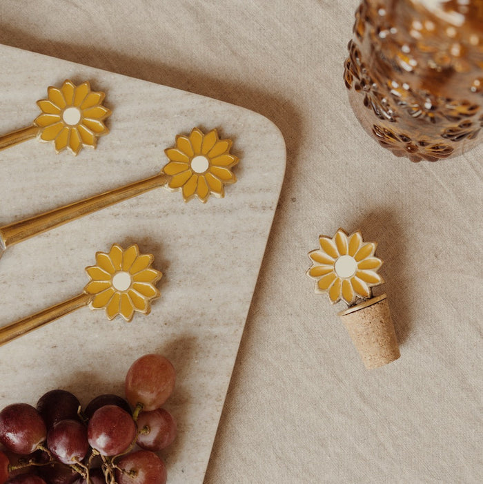 À la Daisy enamel bottle stopper mustard