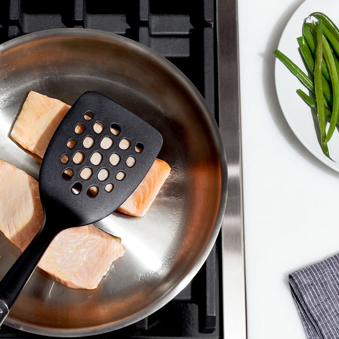 OXO Good Grips bakspaan nylon - BPA-vrij - met gaatjes