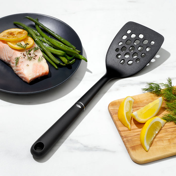 OXO Good Grips bakspaan nylon - BPA-vrij - met gaatjes