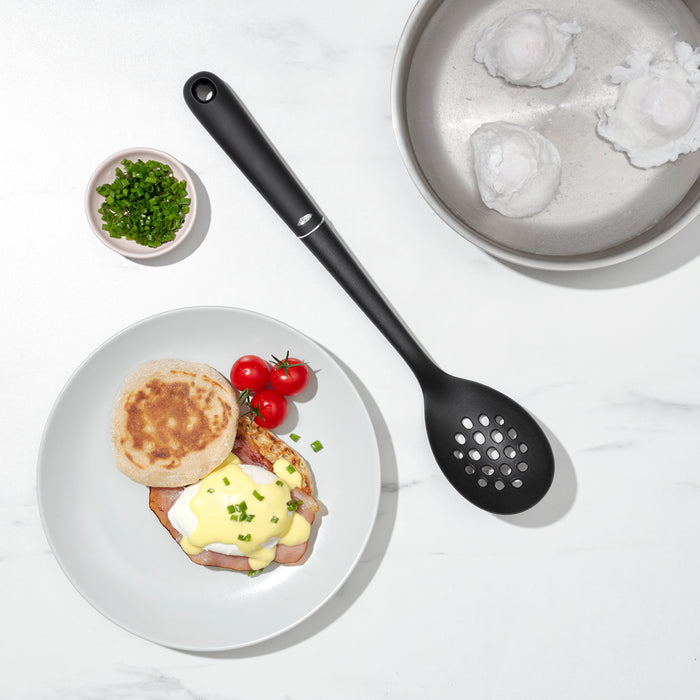 OXO Good Grips groentelepel nylon - BPA-vrij - met gaatjes