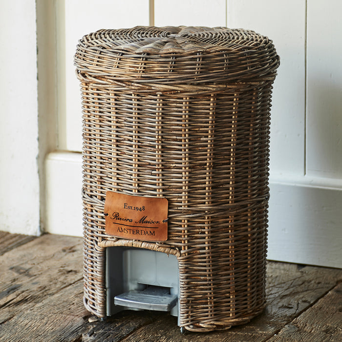 Rivièra Maison - Stijlvolle Prullenbak in B13 - Bruin van R12 - Slimit Rattan met een Hoogte van 40 cm