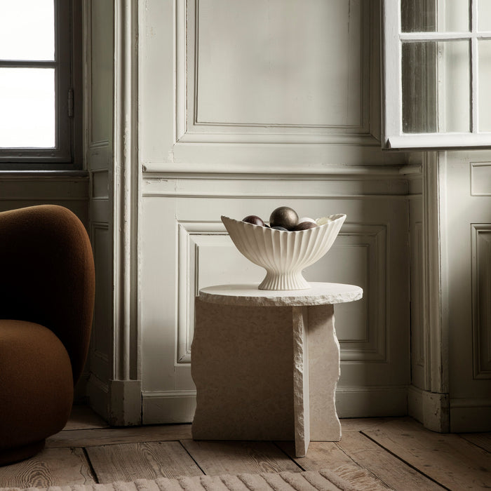 ferm LIVING Mineral Sculptural Bijzettafel - Bianco Curia