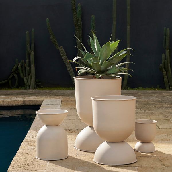 ferm LIVING Hourglass Pot - Medium - Cashmere