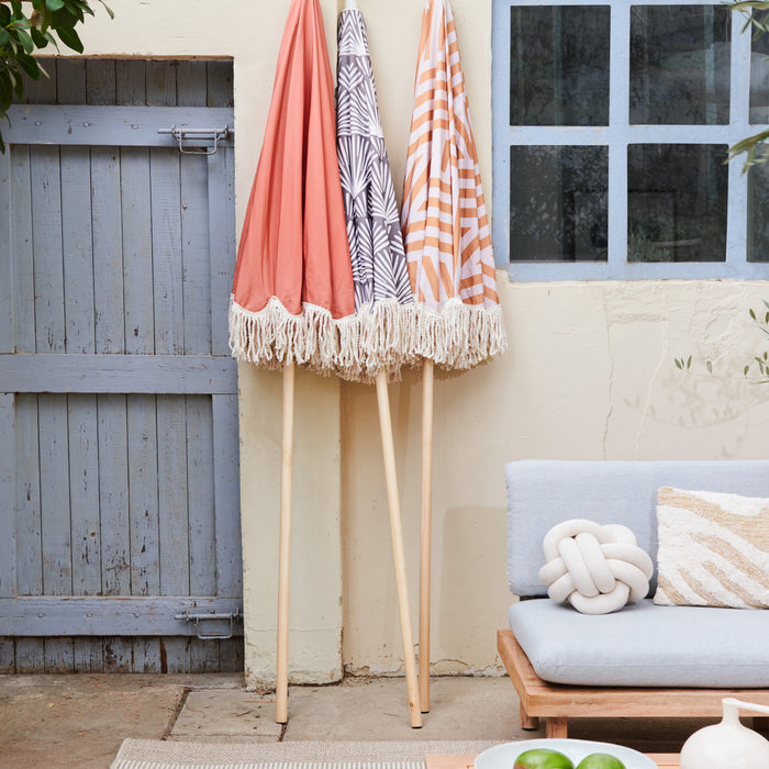 by fonQ basic Tassel Parasol Ø 200 cm - Shell Mokka