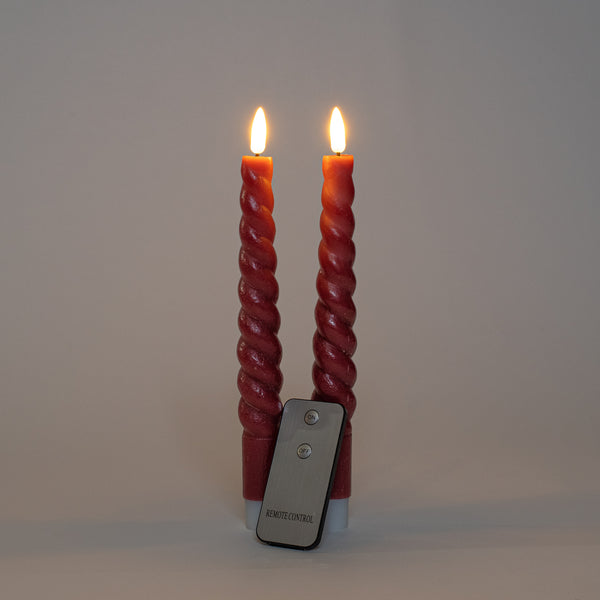 Anna Collection LED swirl dinerkaarsen - 2x st - bordeaux rood - 23 cm