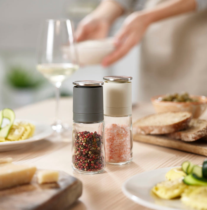 Duo No-spill Zout- en Pepermolen - Joseph Joseph