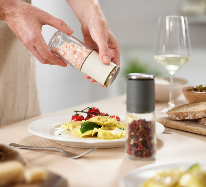 Duo No-spill Zout- en Pepermolen - Joseph Joseph