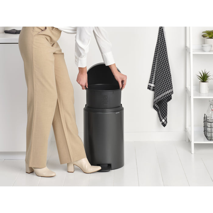 Brabantia NewIcon Pedaalemmer 20 L - Confident Grey