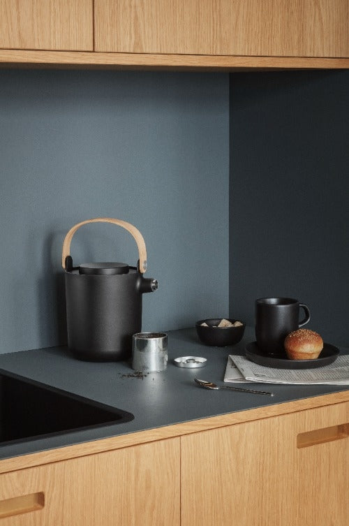 Eva Solo - Vacuüm Thermoskan met Theefilter, 1 L, Zwart - Eva Solo | N